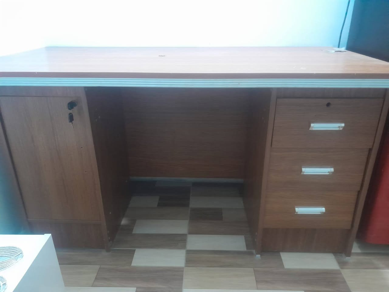 ميز مع كرسي ٦٠ الف مكان شعب شارع عدن


**إذا كنت صاحب هذا الإعلان وتريد حذفه لأي سبب، رجاءا أرسل رسالة إلى الدعم الفني**