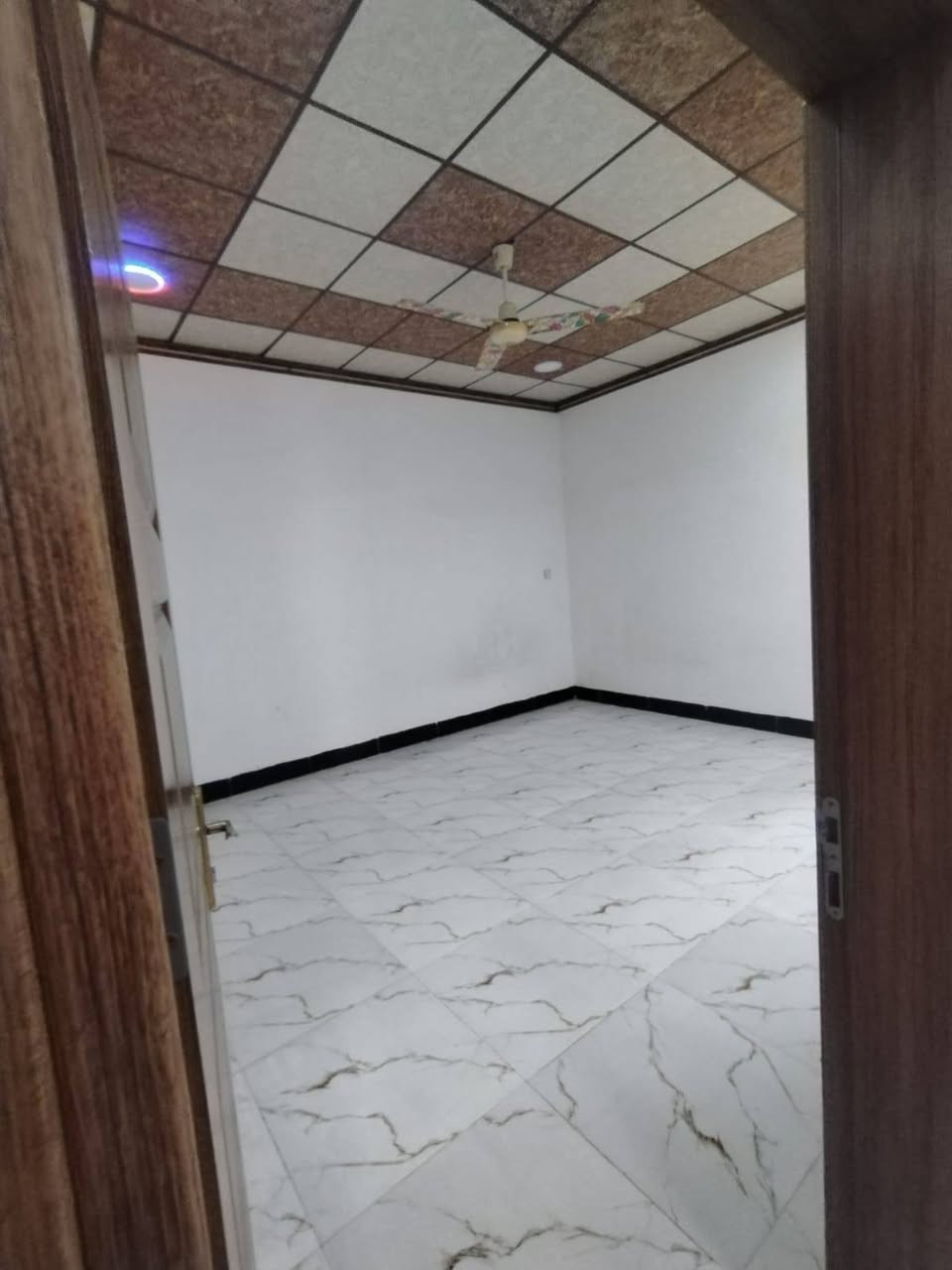 السلام عليكم
دار للإيجار 180 متر
حي الملايين الثانية قرب جامع العادل
سعر الايجار 275 الف
مطلوب موظف وعائلة صغيرة
ودفع إيجار اول شهرين مقدماً
حسب رغبة صاحب البيت
https://maps.app.goo.gl/jor1ULtfPBs8XE9i6
وهذا موقع الدار

***********
