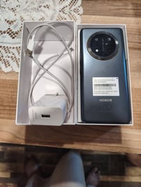 عندي جهاز هونر x9c جهاز معروفه مواصفاته بطاريته 6600ملي ذاكره 256 عشوا...