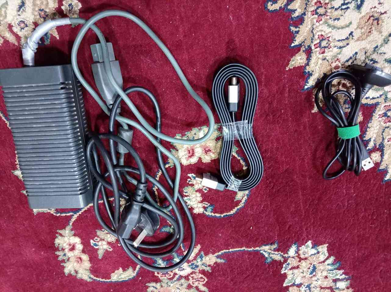 السلام عليكم إكس بوكس 360 مهكر كامل ملحقات
جوستكين 
بي تقريبا 8 العب منهن GTA5 وبيس وكلفد يودي وتبرايدر وفورزة هرايزر وسباق سيارات 
وغيرها 
جهاز ما بي أي شي شغال 
قيم وخذ 
غير متواجد على فيس الاستفسار على رقم
 *********** متوفر واتساب مكاني نجف الاشرف
