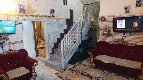 دار 200م عقد زراعي 117 بوب الشام صفحه بيت ضيفان

غرفتين نوم وستقبال وصاله ومطبخ وصحيات داخليه وخارجيه ومحل 

البيت يباع مع الأثاث كاملاً او بدون اثاث

السعر 48 مليون مع الاثاث

***********
