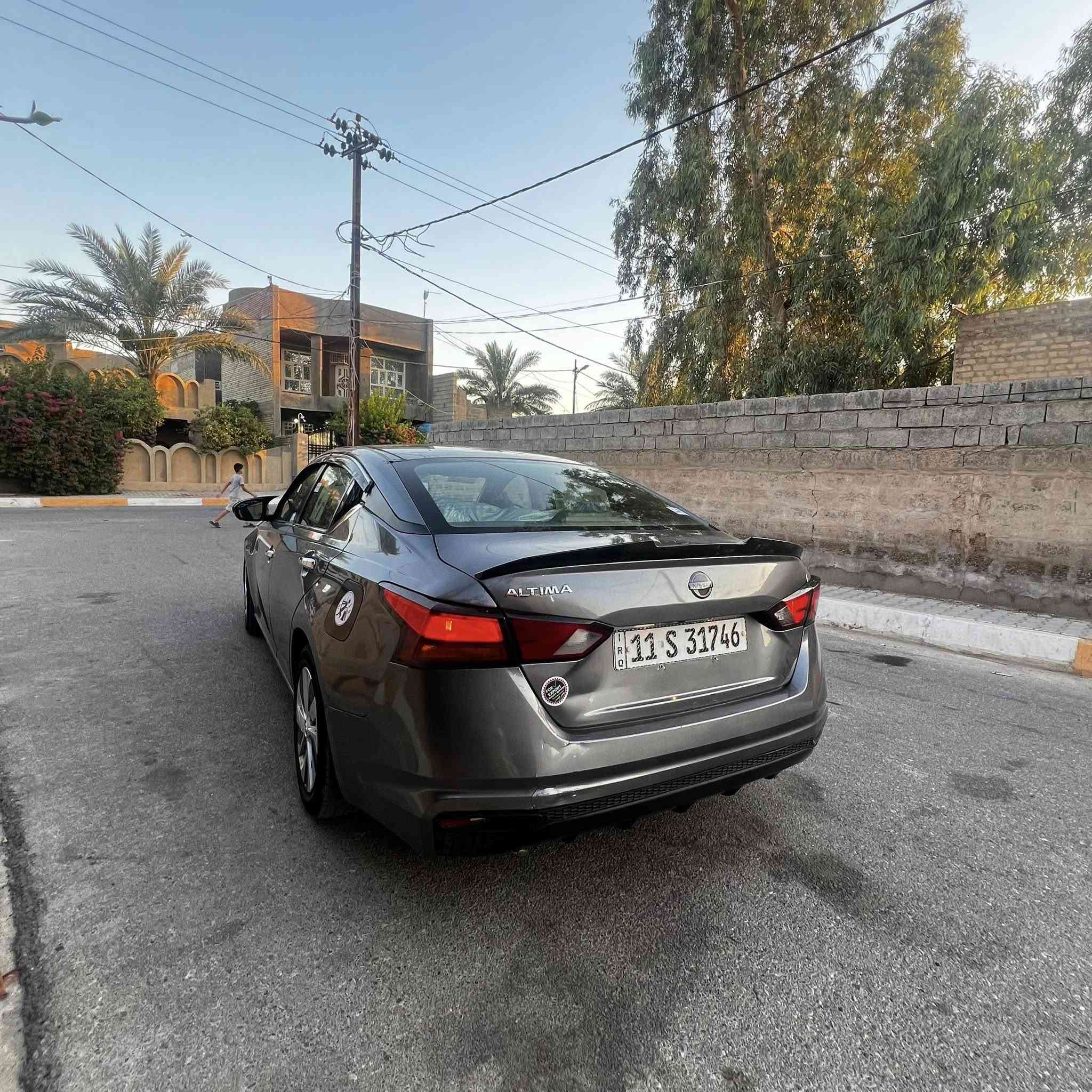 🚗 السلام عليكم …للبيع نيسان ألتيما. موديل2022 فئة S
للبيع نقداً فقط بدون مراوس وبدون اقساط ..وارد أمريكي / رقم بغداد   بأسمي شرط التحويل  رقم الدولي الجديد هزه وفحص وسنويه وارقام كله جديد … ماشيه 39 الف
محرك مكفول مسوي ادامه كامله حتى الزيت جديد🔧 برغي ممفتوح بي / كير مكفول ونفس الحاله مبدل دهن اصلي وكاله
صدر مكفول تبريد الا ثلج شرط  
 حادث السياره خلفي بالجنطه والچامرلغات الخلفيه    بدون ارباك … والباقي كفاله من الصبغ والتبديل 
  سونار بيها  جديد اني مسوي صفاح موس مكفوله كفاله عامه    
مواصفات السيارة S معروفه شاشه وسطيه  وكاميرا خلفيه. 
 رادار امامي وتوقف ذاتي كروس سرعه تفاعلي بصمة صندوگ بصمة بيبان وتشغيل بصمه  وتشغيل عن بعد محرك 2.5 لتر / 4 سلندر اقتصادي وقوي تنفس طبيعي 
بلوتوث و USB  
سستم كامل سبورت رياضي 
نظام سبورت 
نظام أمان حديث (ABS / Airbags)
تصميم أنيق ورياضي بلون رصاصي غير محدد(فيراني)      
سيارة كاملة تجي تفحص وتشوف بعينك كعدتها حلوه تخبل وبدون نقص ولا مصرف   سعر128 وبيها مجال للشراي وبالعافيه ع الياخذها ومناسبه جداً جوه السوگ واحله من الصور الله شاهد  .. 
مكان السياره ديالى بعقوبه  التحرير
***********
