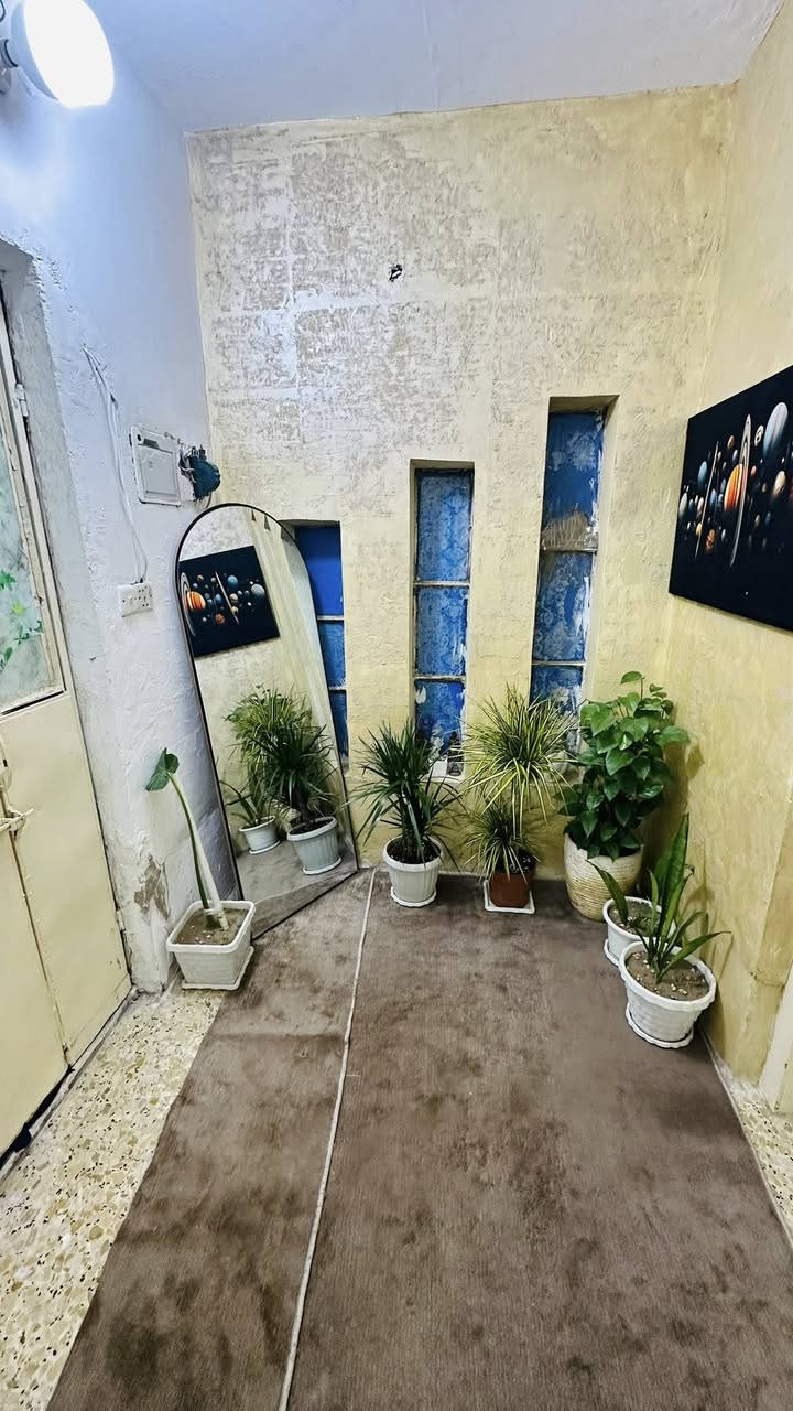 بيت للبيع منطقة حي النصر الثانية مساحة البيت 280 متر زراعي كاملة خدمات المنطقة استفسار خاص او على الرقم 
***********
