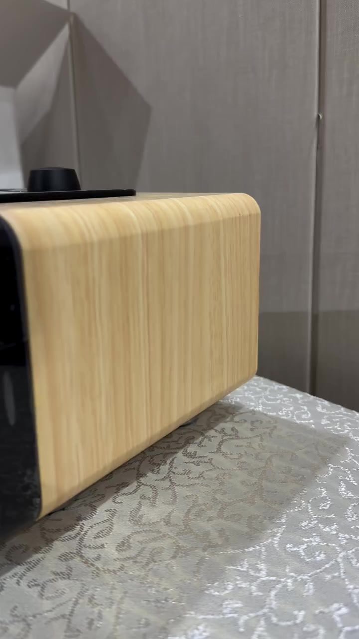 السلام عليكم
يتوفر جهاز انتيكا خشبي
يرهم ديكور انيق
يحتوي على راديو وساعة مؤقت
يشتغل على الاوكس 
يشغل اجهزة الايفون القديمة والايبود يشحن ويشغل نغمات
حاجة انيقة وصوت نقي 
للبيع يتوفر توصيل
مراسلة خاص او واتساب
***********
يتوفر موديلات غيرة
