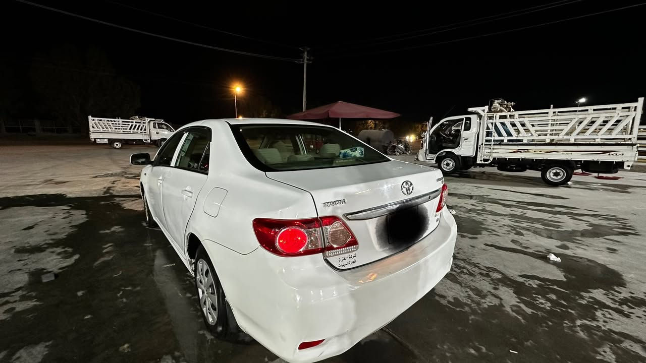 السلام عليكم 
كورلا 2013 خليجي 
مكينة 1800
بيها أربع قطع صبغ 
رقم بغداد 
سعرها 125 وبيها مجال قليل 
مكاني بابل الإسكندرية 
***********
