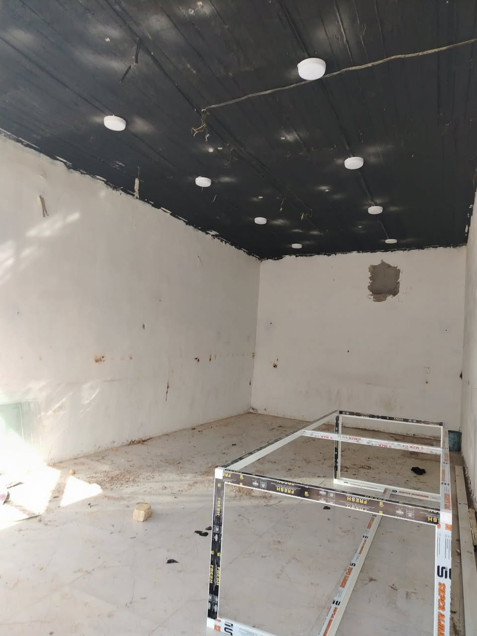 3محلات للايجار طريق نجف كربلاء مقابيل جسر الشهداء عمود 
108سعر ايجار الواحد ١٥٠ الف


**إذا كنت صاحب هذا الإعلان وتريد حذفه لأي سبب، رجاءا أرسل رسالة إلى الدعم الفني**