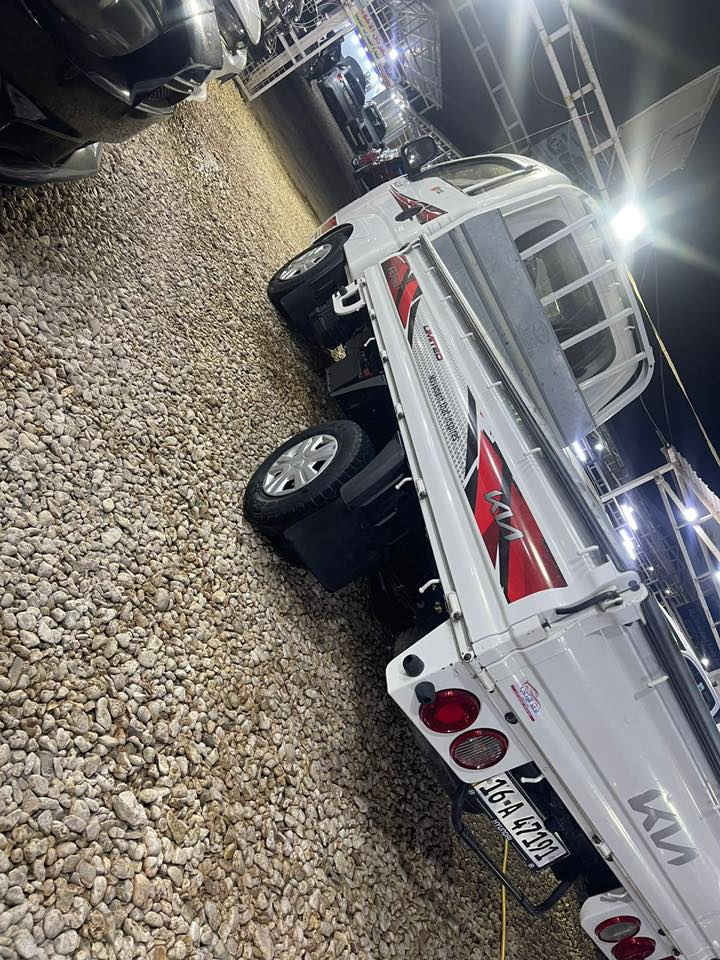 السلام عليكم ورحمة الله كيا حمل 2024 السياره جاهزه من كلشي مكينه وكير وحداديه تخم تاير دوشمه مكفوله من كلشي عدى شبر صبغ اباب السدر الباقي كفاله ماشيه 47 الف  رقم صاحب السياره *********** مكان بابل
