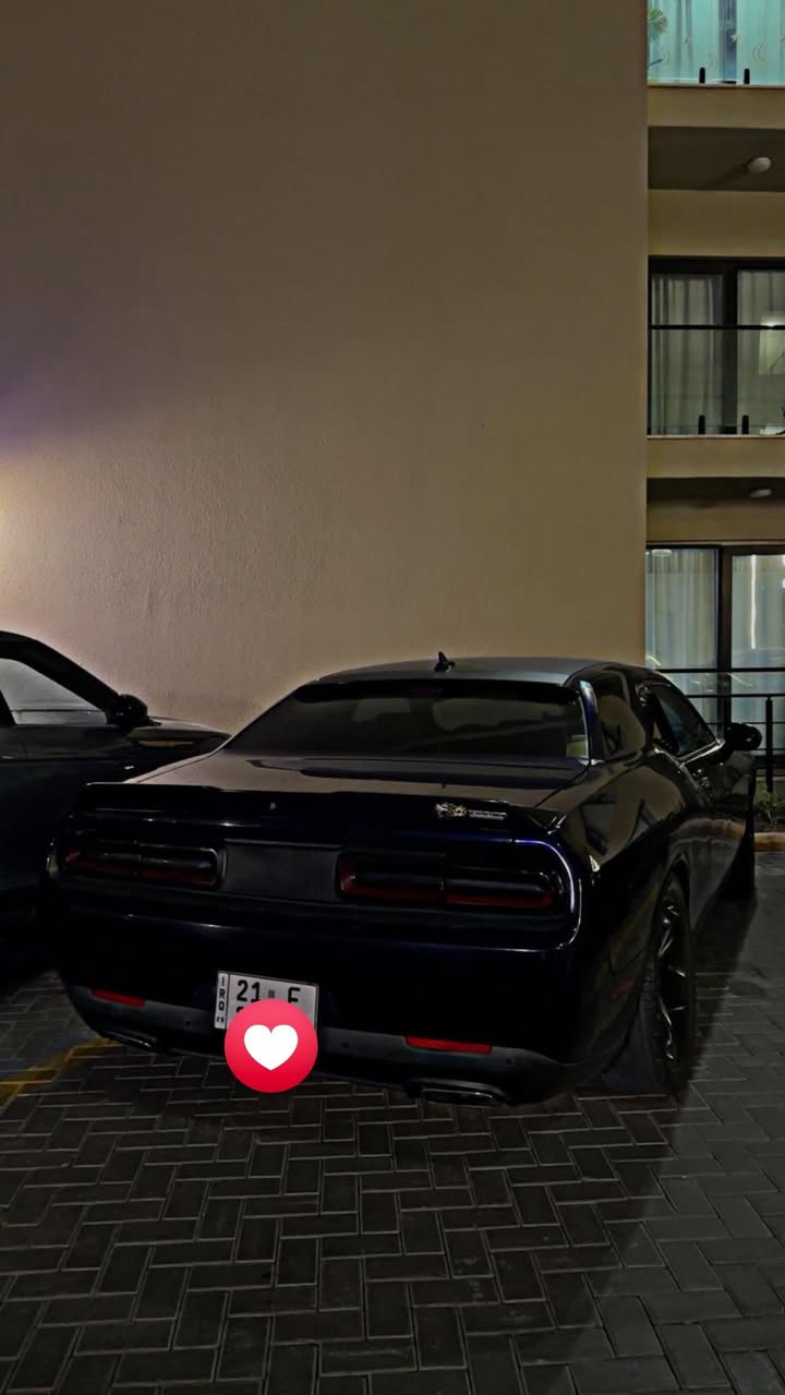 السلام عليكم
جالنجر موديل ٢٠١٦ 
لون نيلي 
سياره فول مواصفات بس بدون فتحه ورادار 
ماشيه ٨١ ميل
جاهزه من كلشي 
حادث خلفي خفيف صوره بلتعليقات 
مراوس بسياره اقل سعر ٤ بوب  او بيع
للاستفسار على الخاص متواجد


**إذا كنت صاحب هذا الإعلان وتريد حذفه لأي سبب، رجاءا أرسل رسالة إلى الدعم الفني**