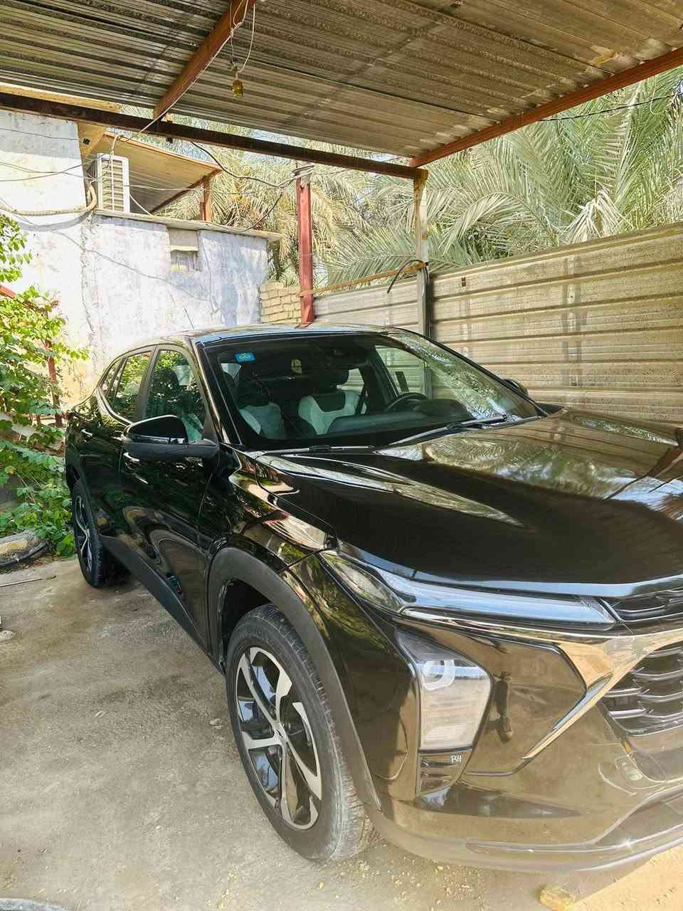 شوفر ليت تراكس موديل ٢٤ ماشيه ١٥ الف السعر ١٢٥ المراجعه رقم ***********
