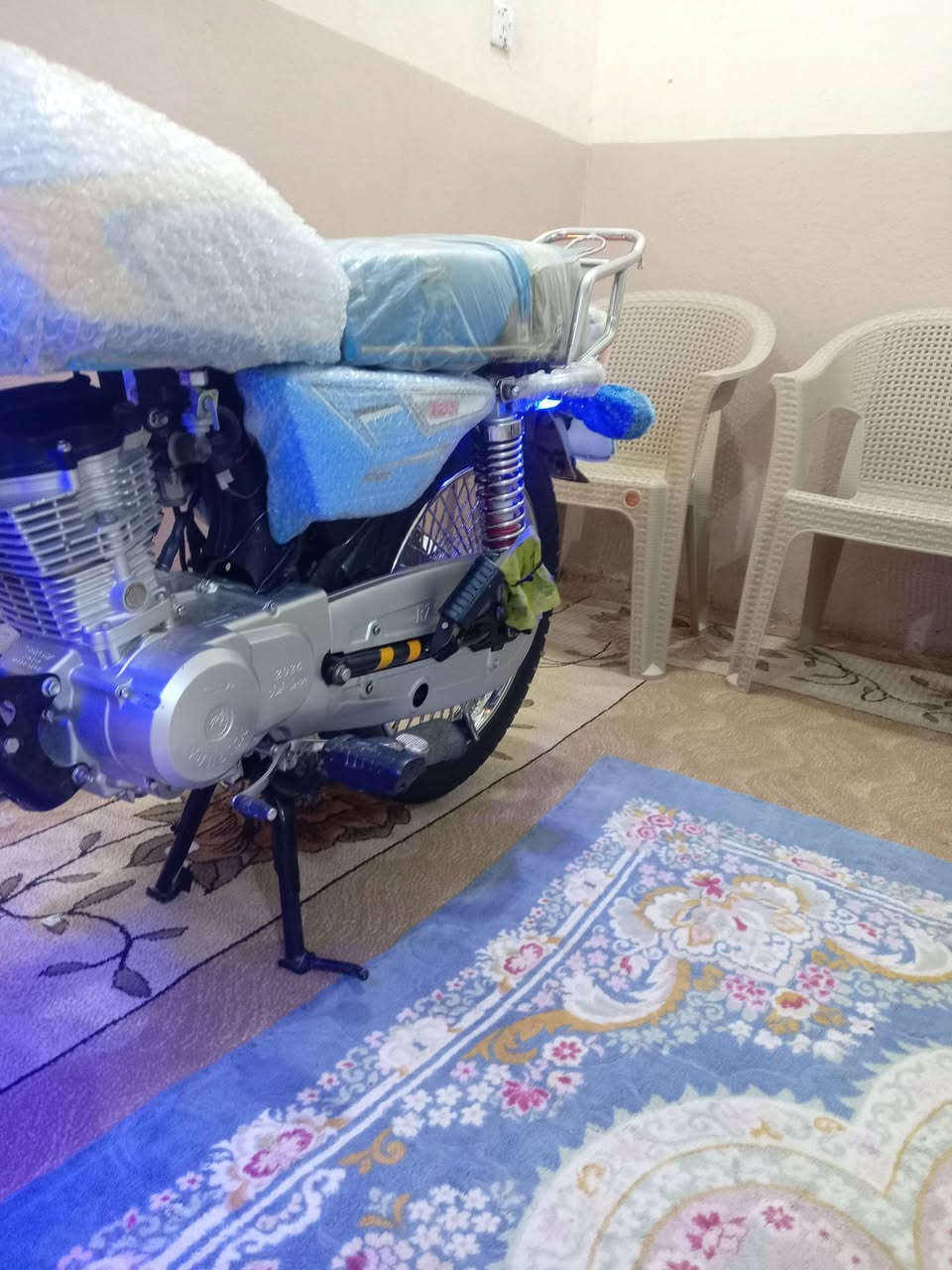 سلام عليكم تايكر للبيع 2024 دراجة خير من الله شلعة معدل دراجة بيهة عقل رياضي كلشي بيه شغال
المكان ديالئ قرب صيطرت لغالبية السعر 650 وبيهة مجال ***********
