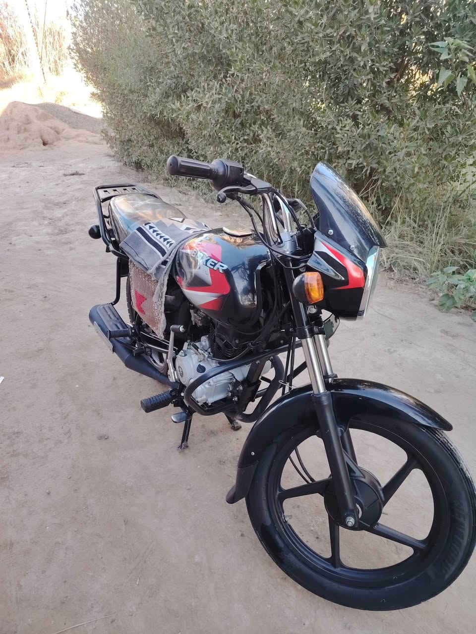 سلام عليكم بوكسر مديل 23 
اوراق اوصولي طالعه من معرض البغدادي
دراجه بلواقع احله من صوره دراجه جديده عله ايدي
مكاني كربله سعرهه 2300 او بيهه مجال ما متواجد عل فيس بس تصال ***********
