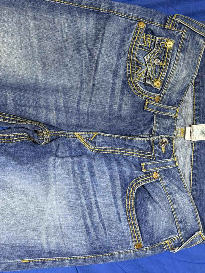 ترو قياس ٣٤ قطعه اصليه غير ملبوسه السعر ٢٥


**إذا كنت صاحب هذا الإعلان وتريد حذفه لأي سبب، رجاءا أرسل رسالة إلى الدعم الفني**