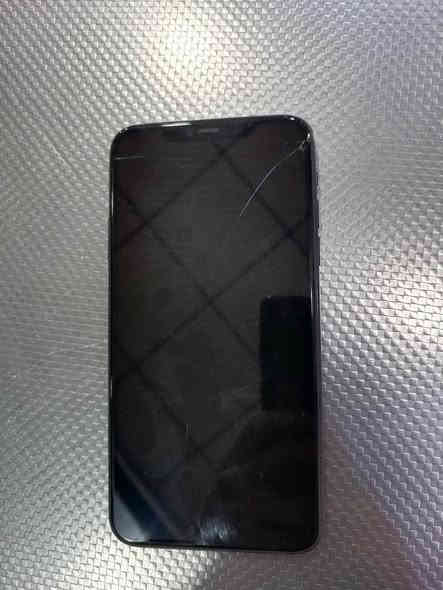 ١١ پروماكس
٦٤ گيگا و ١ سيم 
پاتري٧٦ بيلادية 
نةكراوةية هةموو شتي بيلادة بةشةرت 
جامي درزي هةية بة١٥ هةزار دةگوريت شاشة و لةمسي نةگرتووة بةزةمان 
سعري٢٨٥ هةزار و توزيك مجال 
رقم*********** أربيل
