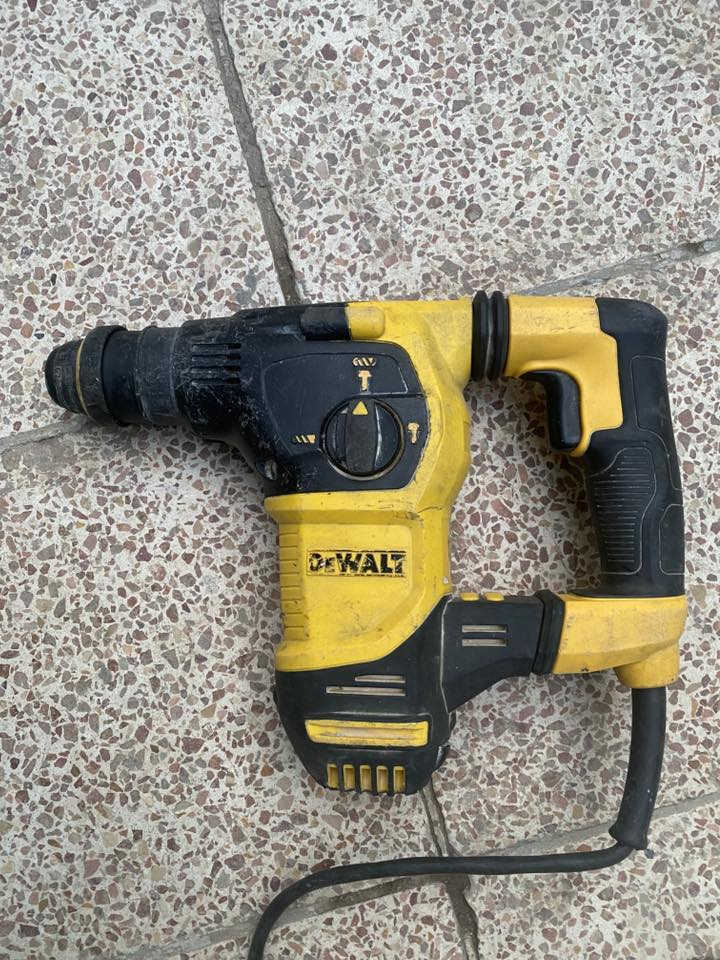 السلام عليكم دريل ديولت اصلي ودريل تازكا تشكيف مابيعهن عطل شغالات وشاحنتين ابيعهن شلع مكاني بغداد العبيدي ***********
