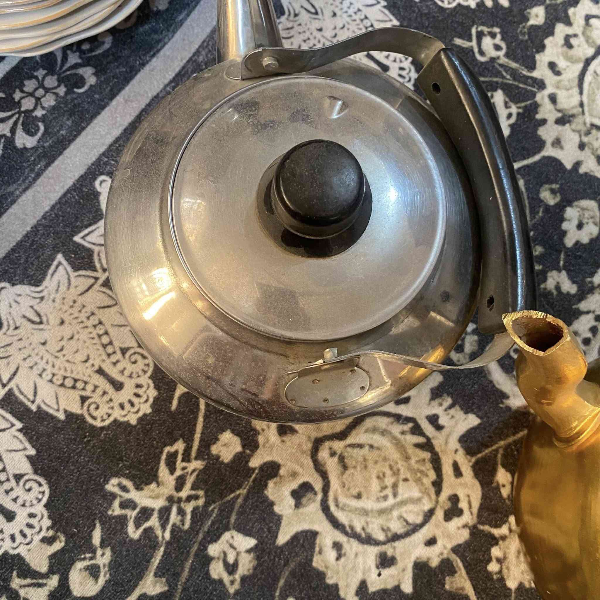 مساء الخير
عندي هاي المواعين القديمات الكبار للبيع
مكاني بغداد الشعب الثعالبة


**إذا كنت صاحب هذا الإعلان وتريد حذفه لأي سبب، رجاءا أرسل رسالة إلى الدعم الفني**