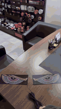 نشره عيون تشتغل على USB  سعر الزوج ١٥ الف  توصيل جميع المحافظات ٥ الاف...