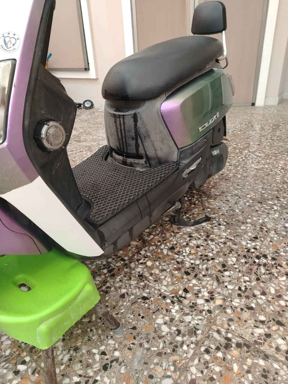 سلام عليكم بوليس مصطره للبيع دراجه مداريه لون مميز كلشي شغال بيها اي نقص مابيها مكاني بغداد المحموديه رقمي ***********. ***********
