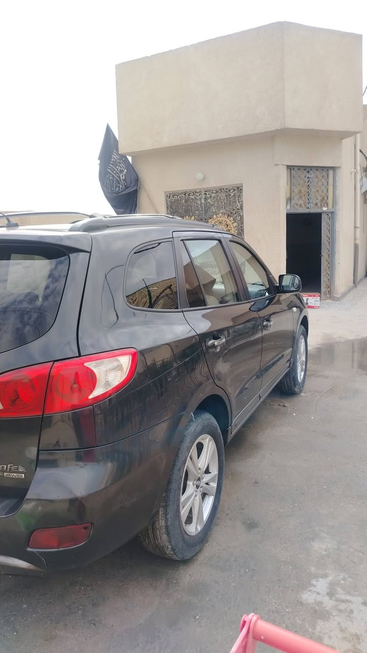 سلام عليكم اعاده بسسب لوعد كاذب
سنتافي للبيع أو مراوس  كاز مسكر  ٢٠٠٧  سبعه راكب  قطعتين تبريد كشنات جلد  بيه صبق ٣ قطع   تخم تاير جديد حداديه  مكينه كايمه بيه بكن  رقم بصره تحويل ثاني يوم  سعر ٨٤ وبيه مجال مكان البصره حي الزيتون ***********
