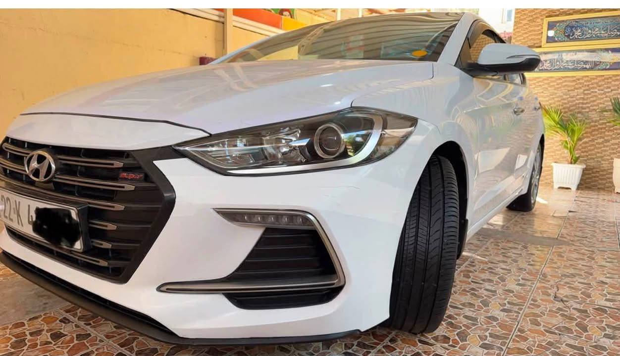 سلام عليكم حبايب قلبي ❤️
 النترا سوبر خليجي موديل / 2018 
رقم اربيل دولي جديد باسمي  تحويل او وكاله بنفس اليوم بأسم المشتري ؟    
🌺ELANTRA 🌹Super 🌺
لون ابيض / 🤍
فول مواصفات ١ / ١ 
بصمه تشغيل  + بصمه ابواب      
كشنات جلد 
سلايد روف 
لد نهاري 
ويل كب عدد / 5  سبيره منازل ؟ 
كروز سرعه 
قطعتين تبريد امامي وخلفي 
كامره خلفيه دواره + كامره اماميه  
تحكم ستيرن جهتين 
مدخل (USB / AUX)
اشاير بالمري 
مري قابله للطي اوتو و شفط AUTO
الاوامر الصوتية انفنتي 
شاشة حجم كبير + ديفيدي 
يدات ابواب المنيوم 
دسك عدد / 4 
محرك 2000 دوش سوبر خليجي 
حساس خلفي بلادي 
3 انظمه قياده
( نورمال / ايكو / سبورت )
ماشيه ( ١٣٥ ) الف حقيقي اصل وعلى فحص 
تخم تاير جديد كوري 
كير محرك تبريد صدر حداديه كفاله عامه جديده جداً  مكفوله من جميع النواحي مابيه نقص ابد  و على الفحص 
مكفوله كفاله عامه من جميع النواحي ؟ حتى دعاميات  
 سونار مرفق مع صور.؟     
مكان السياره بالديوانيه 
***********
