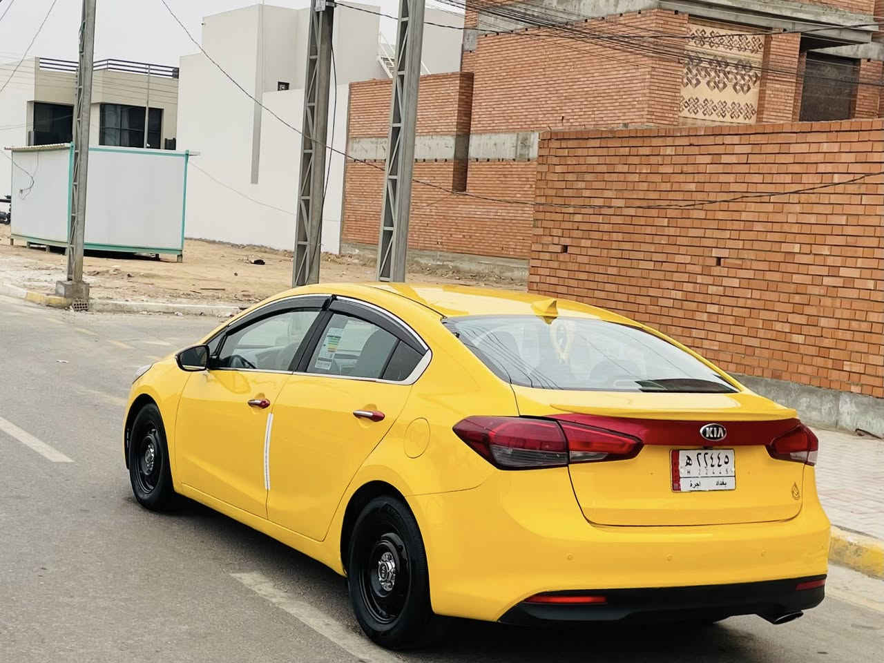 سلام عليكم البيع كيا فورتي موديل 2017 وأرد امريكي حادث قبق جنطه بدون دواخل فقط ولباقي مكفولة كفالة عامة اليبل وآحد مواصفات فول من عده الفتحه مواصفات شاشه كأمره بصمه تحكم ستيرن رادارتات حساسات مثبت سرعه تحديد مسار مري شفط لدات امامي منضومه زنون وبعد بيها مواصفات سيارة جديدة وجاهزة من كلشي تبريد ثلج حدادية تخم تاير كير ومكينة 2000 دوش مكفولات سيارة شرط احله من صور السعر 120 لاستفسار علا رقم *********** مكان سيارة كربلاء
