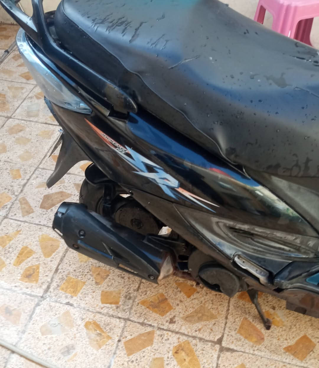 سلام عليكم دراجة  كامكو جي فور مال حاوية ورقة الحاوية وياهة علگت ولف وسويتهة بلخان الدراجة مشتريهة م البياتي ب800كهربائيات شغلة اشاير كلة شغال دبلات شغالة دراجة اريدهة525 للاستفسار على الرقم *********** مكاني. كوفة البو حداري
