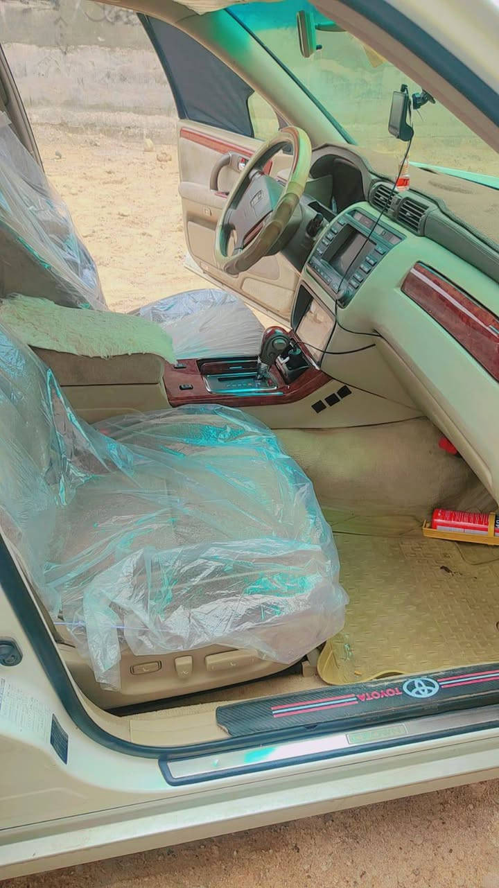 سياره  تيوتا جنون (ملكه ) ابيض لؤلوي محزم  موديل 2001 مواصفات مراءه شفط فول مواصفات ما عدا الفتحه رقم بصره تحويل ثاني يوم سعر 145 بيها مجال بسيط
بيها باب مبدل باليابان لي ورا لعبري وبدلنا ل كير مالها ضل ما ينمر
رقم التواصل *********** مكلف بالنشر
