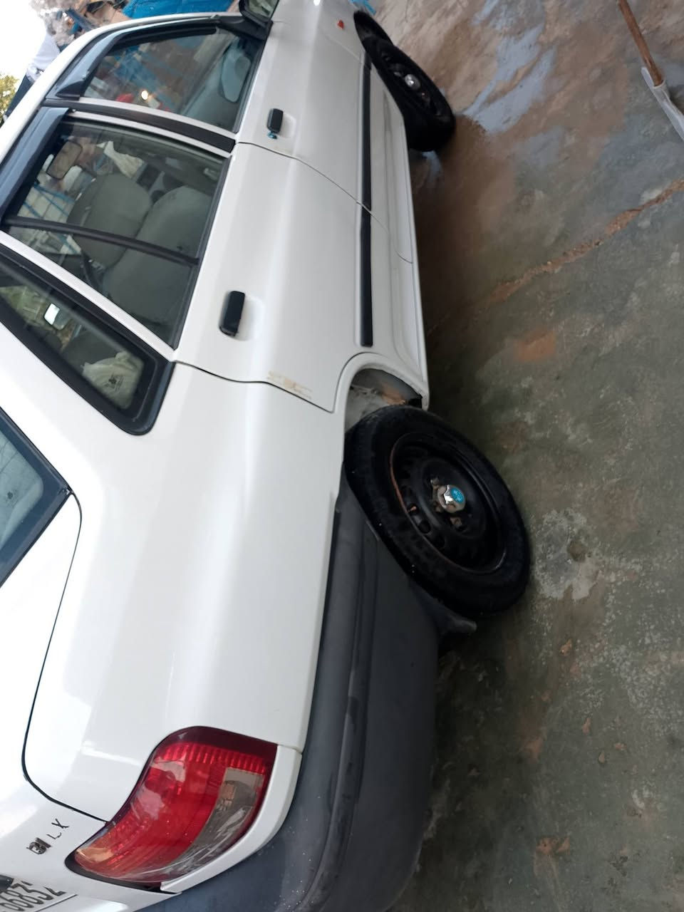 سلام عليكم سايبة 2012سيارة جاهزة مكينة وكير كفالة تبريد شغال رقم بغداد نكليزي بسمي سعر 52وبيهة مجال  مكان سيارة بغداد تقاطع النهروان قرب معارض دبي ***********
