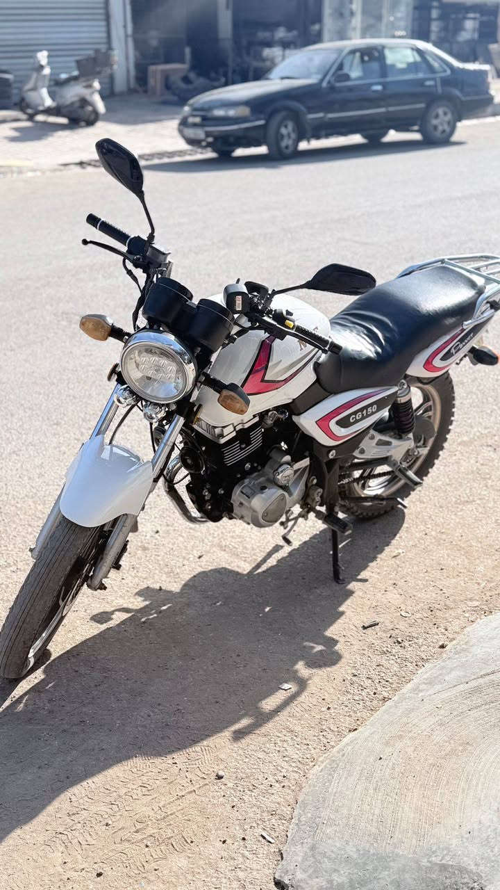 السلام عليكم شباب دراجه بانده مديل 20 للبيع دراجه كلش نضيفه اوراق كامله وصوليه واصله  للترقيم السعر خاص 
***********
