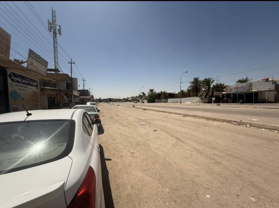 بيت للبيع حي الوفاء
مقابل الهندية على شارع 60 
200م مع المحلات
***********
