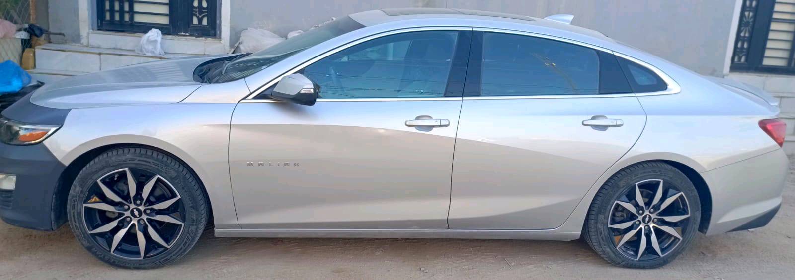 السياره نظيفه جدا الداخل صوره واضحات ونظيفه كلش
 حادث امريكا الجاملغ الايمن الدعاميه محدثه 2024 
بالعراق صار بيها حادث الجاملغ الخلفي الايمن ومجورد بس  
باقي السياره مكفوله وشاهد الله ابيع لان متوازي على فلوس بس
السياره ماشيه 55 ميل يعني تقريبا 88كيلو حقيقي 
كير ومحرك مكفول السياره نظيفه 
تبريد ثلج فول مواصفات
السعر 87 مال متوازي 