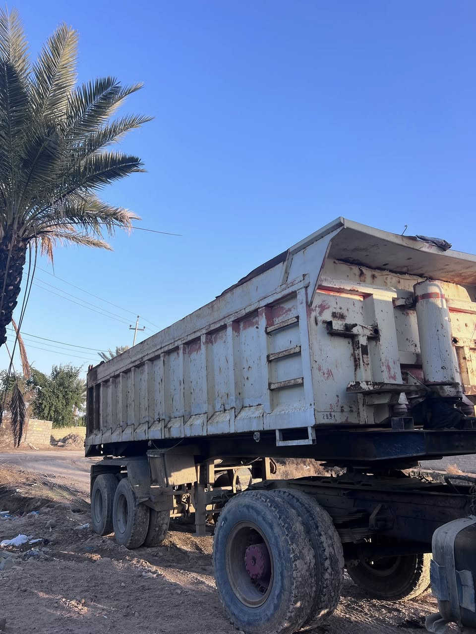 توجد عربانه نساف للبيع الذرعه 26متر نضام مايلر  تخم تاير شاصي نضيف مجموعه ام اليطق نضيفه السعر 50 ورقه وبيها مجال للشراي العنوان الفلوجه رقم الهاتف ***********
***********
