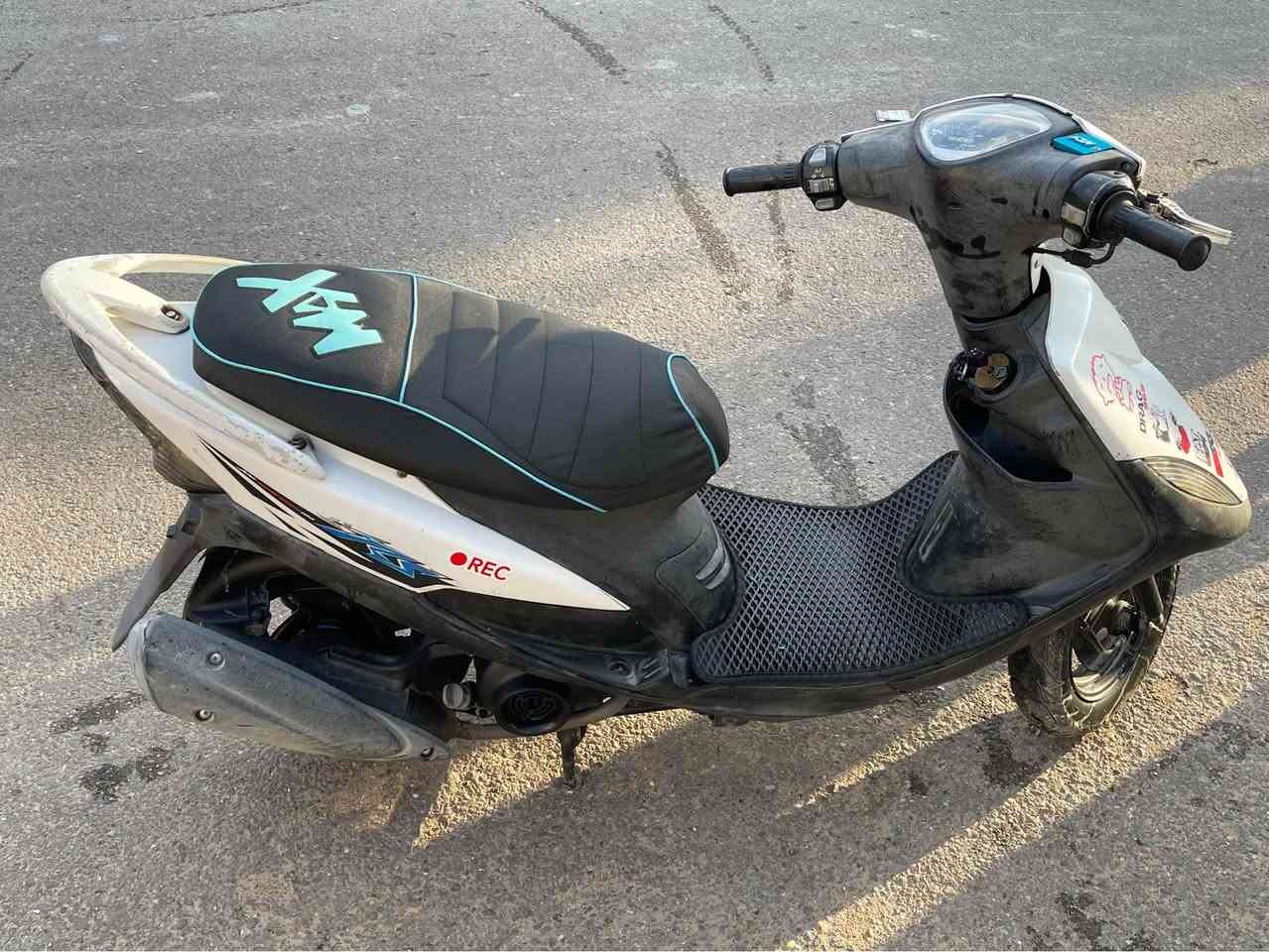 ماكس عدلة١٢٠ شغالة سلف وهندر مكينة ممفتوحة دراجة نضيفة كلش جانت متروكة ما مستعملهة وهسة كاعد ابيهة مكاتبتهة موجودة رايدهة ب٨٠٠وبيهة مجال قليل المكان حي القاهرة يم جامع النداء الرقم*********** بغداد, العراق
