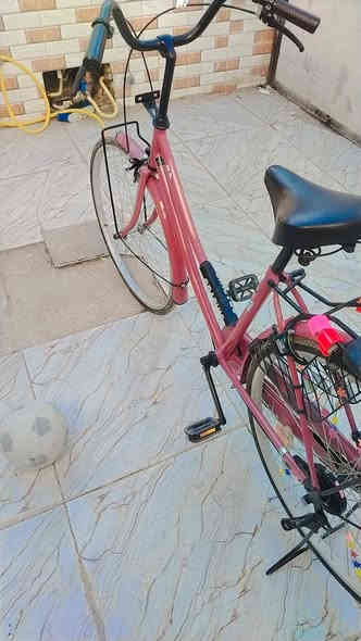 سلام عليكم اخوان باسكلBD مديل20019باسكل نضيف كلش لون مثل ما واضح بل تصوير لون مميز سعره 180لشراي بيه خير ويدلل لخاص مفتوح رقم ***********
