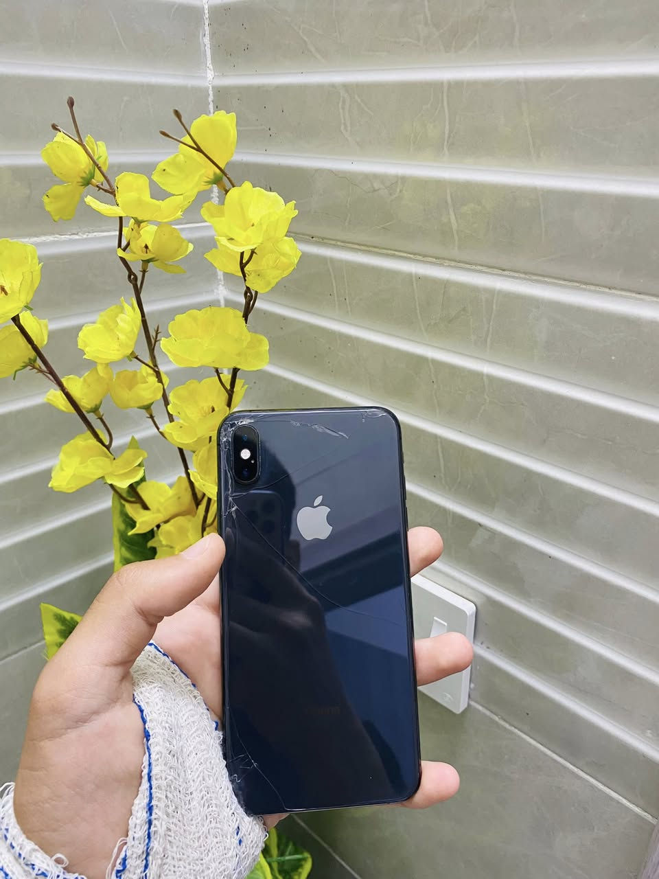 السلام عليكم للبيع ايفون اكس ماكس

الجهاز بلادي مامفتوح !!!!!
بطاريه 82🔋
ذاكرا 64
فيس ايدي شغال 
الجهاز كله شغال ومكفول 
شرط مايعبر هوا✅
صوت ✅
كامرات✅
سماعت✅
سبيكر ✅
للبيع بسعر 215الف بي مجال 
للتصال ***********
مكاني تكريت
