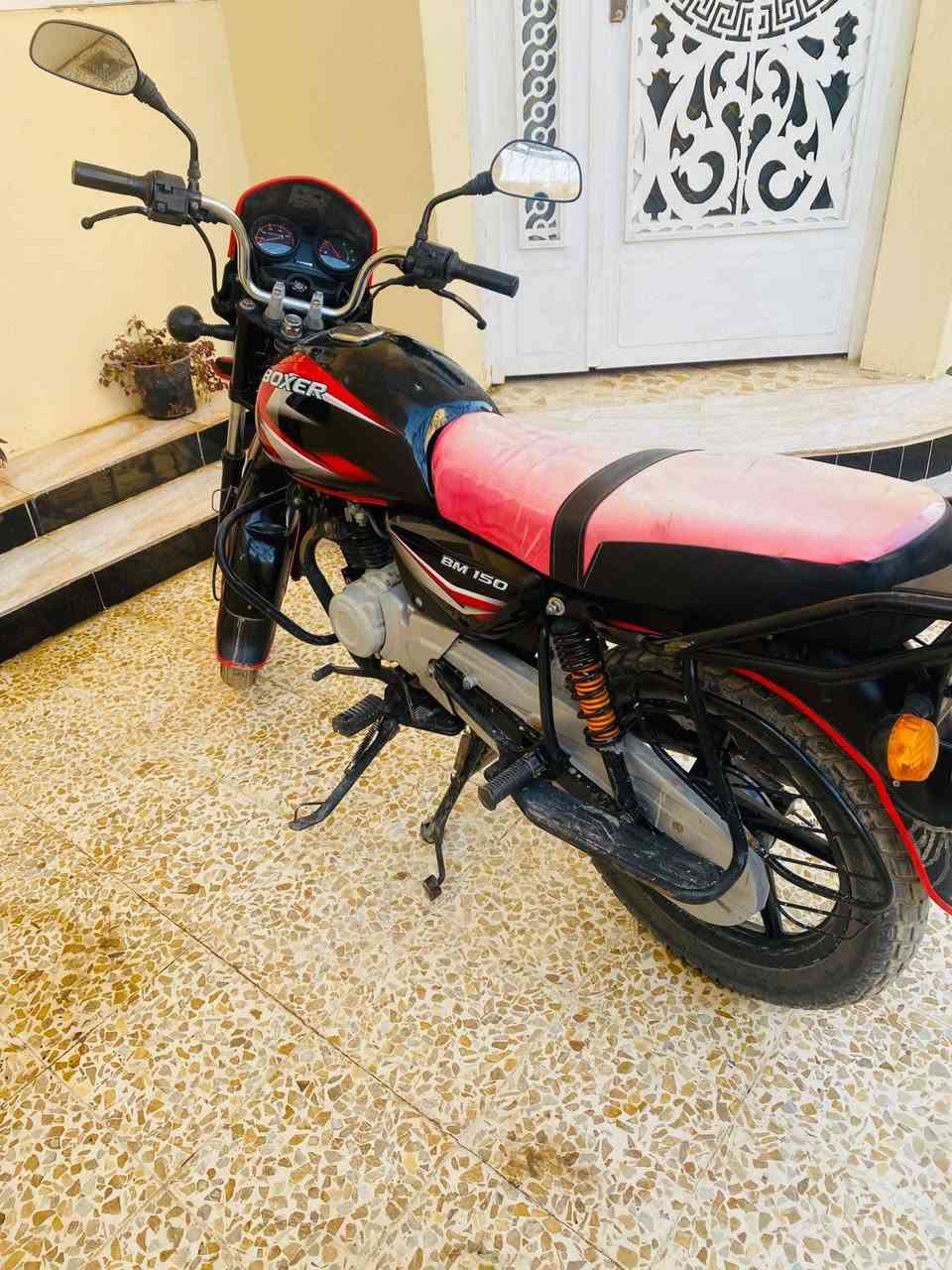 سلام عليكم
دراجه بوكسر  رقم سنويه
لوحات انكليزي  مديل 22 
دراجه  حلوه مرتبه مال جناي 
سعر دراجه  مليون و  950  بيه مجال
مكانه بعقوبه المفرك
رقمي *********** متواجد واتساب
