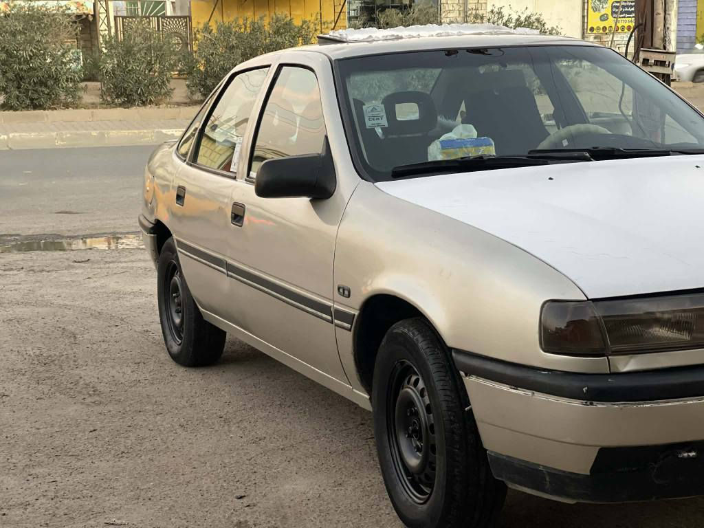 اوبل. فيكترا  موديل 1992 مكينة. گير  بشرط صدر تاخم تاير. بشرط مكينة 16 پاور  ،)))*********** ،*********** كركوك, العراق
