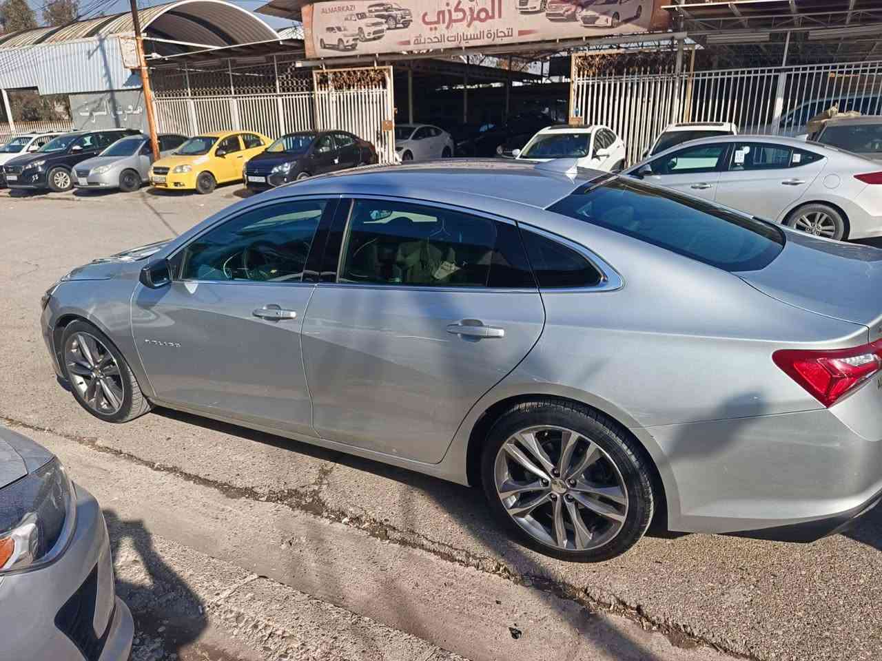 سيارة للبيع موديل 2022 امريكي ماشيه 130 الف
ضررها جاملغ امامي اتجاه السائق رقم دهوك شرط تحويل
سعر 125 $ للاستفسار اتصال عل رقم ***********
