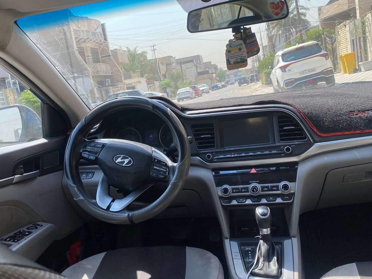 السلام عليكم الانترا موديل 20 معوقين بعدلها 11شهر وتصير حره السياره كير مكينه خير من الله بس بيها نوقص بيصيطه للمراوس  بجارجر اوباما *********** هاذه رقمي بي واتساب
