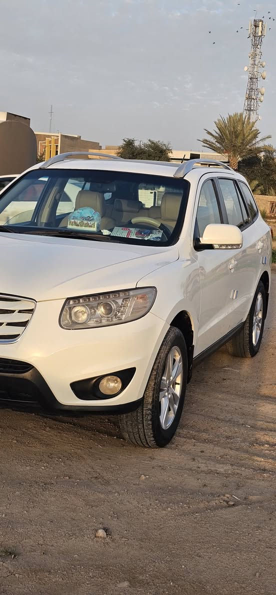 سلام عليكم  سنتافيه موديل 2011خليجي مكينه 2400دوش 4سلندر فتحه 7راكب 3قطع تبريد السونار مرفق بل منشور عنوان بغداد السعر 144وبيها مجال حك الجيه ***********وبي واتساب
