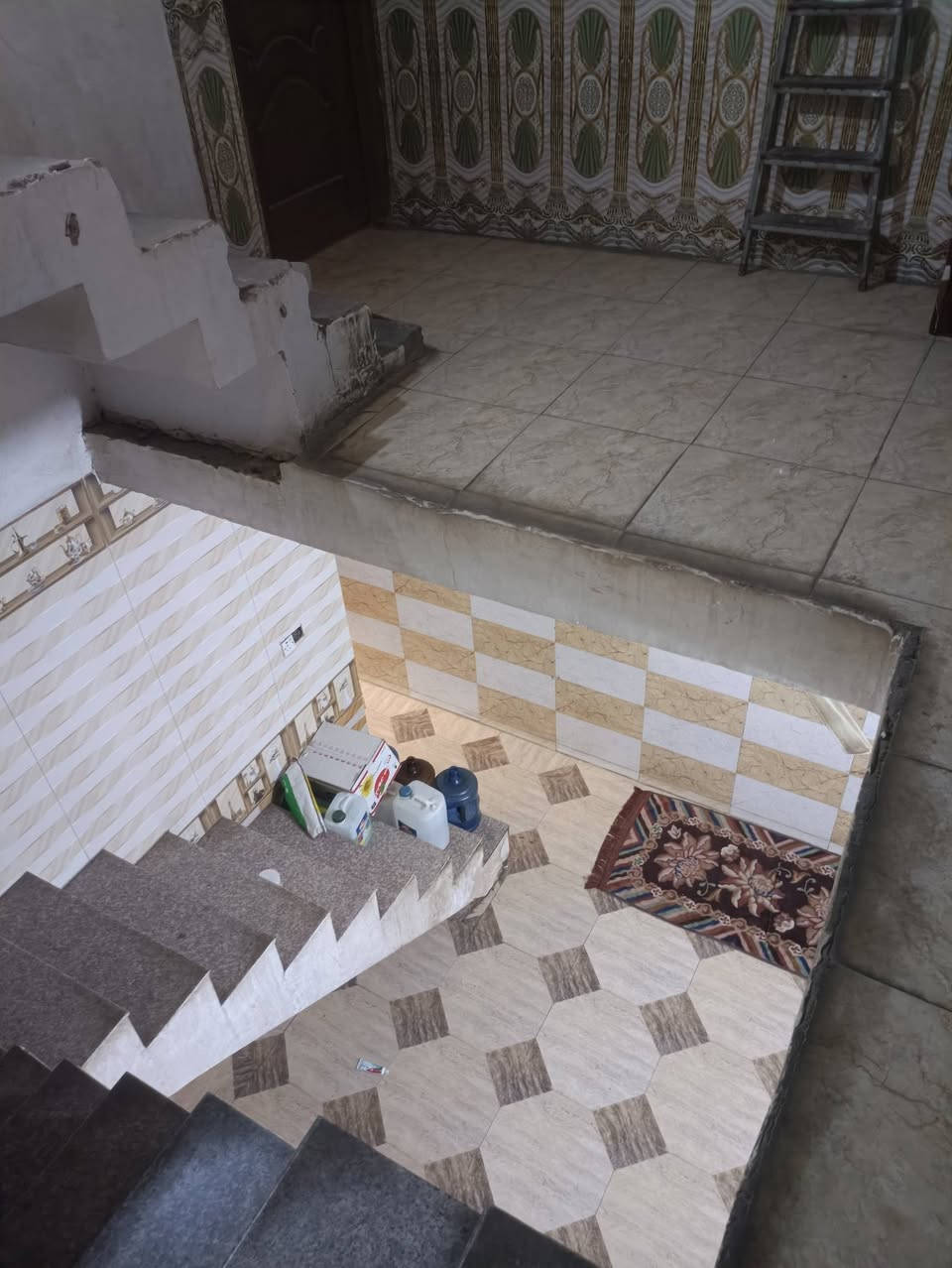 ياالله سلام عليكم بيت البيع منطقه ام الكبر والغزلان مال  ابو درع مساحه 100 متر 5×20 السفسار ***********
***********
