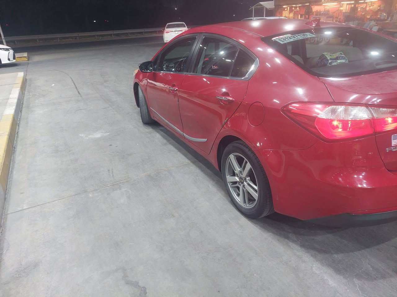 سلام عليكم كيا فورتي موديل 14 محرك 2000جي دي اي  سياره خير من الله ستخدم شخصي السعر 105 $ مكان السياره بغداد الفحامه جزيرة بغداد السياحيه رقم *********** او *********** اثير بي واتساب
