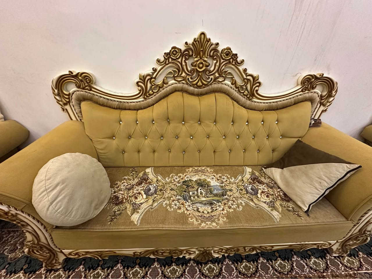 ✨ للبيع تخم ملكي راقي جداً ✨

قطعة فخمة وأنيقة، تصميم ملكي مميز يناسب أصحاب الذوق الراقي 👑
📌 نظيفة ومحافظ عليها
📌 لون أنيق وتفاصيل فخمة
📌 مناسبة للصالونات والبيوت الراقية

🔥 السعر: ٦٥٠ ألف دينار فقط 🔥

⚠️ *********** كربلاء, العراق
