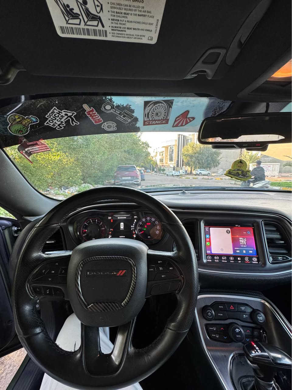 جالنجر 2018 ماشيه ٨٣ ميل 
حادثه قطعتين بنيد وجاملغ 
شاصي لغد ايرباك كير محرك اكسل كفاله 
وبيه جاملغ السايق بل عراق نصبغ ضربه خفيفه كلش يعني تلث قطع  دواخل بجم كفاله السياره شاشه جبيره سماعات الباين كشنات حضن 
+ عليه شوته رياضي سعره ٢٥٠  دولار 
+ برمجه ٤٠٠ دولار 
+ اكزوز كورسا ٢٠٠ دولار  
فجوج وفلنجه ودسكات مال RT 
سعره 168 وبيه مجال مكانه بغداد الكرخ 
بسمي هزه جديده تروح بس تحول 
ملاحضه بيه جاملغات نفسهن المصبوغات صاير بيهن  بارد 
يعني نفس قطع اتصلل وفهمك 
*********** بغداد, العراق
