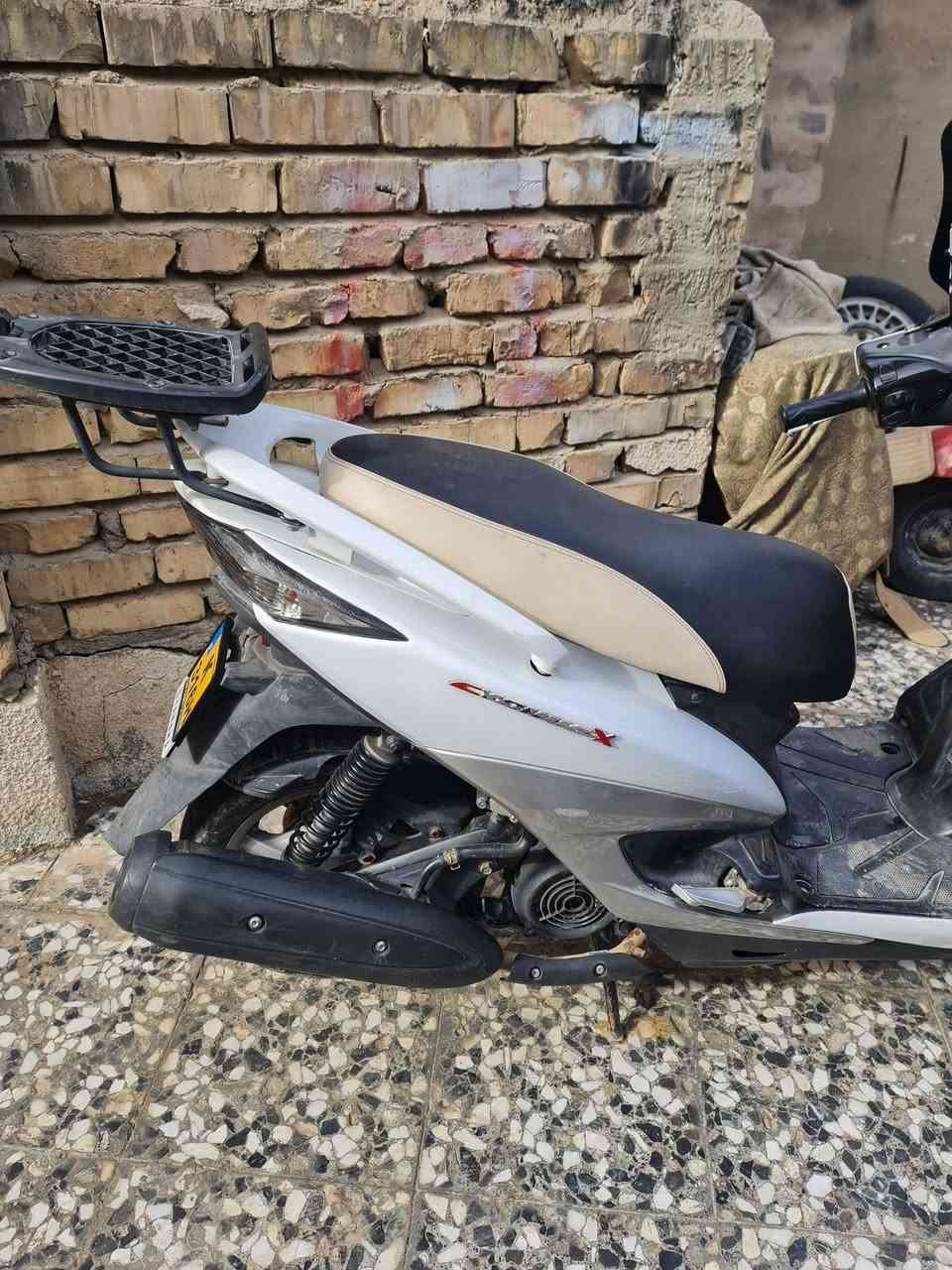 للبيع دراجه سكنس شمعه لد دراجه حلوه بلاديه مكينه ممفتوحه بلاديه السعر 1 وميه بيه مجال للطيبين ***********
واني بل خدمه حبايب قلبي
