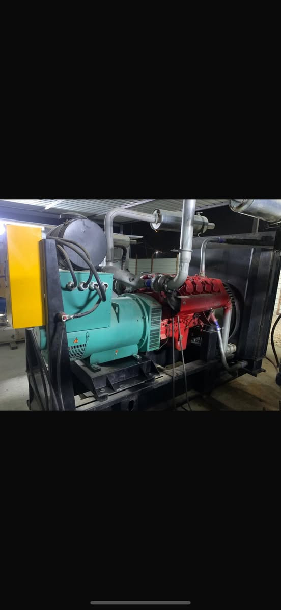 سلام عليكم مولدة دايو دوزان ٨ سلندر راس توليد ٣٥٠ كيفي  المولدة اوربية يصرف ٤٥ لتر على الحمل ٩٠٠ امبير مكاني بغداد 
***********
