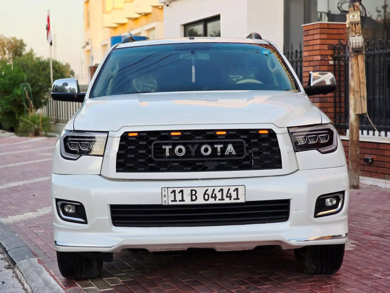 سلام عليكم لاندكروز سيكويا موديل ٩رقم بغداد بسمي للبيع أو مراوس بكيه ١٤ راكب نيسان اج وتو مكان السياره بغداد *********** واتساب وتصال ***********
