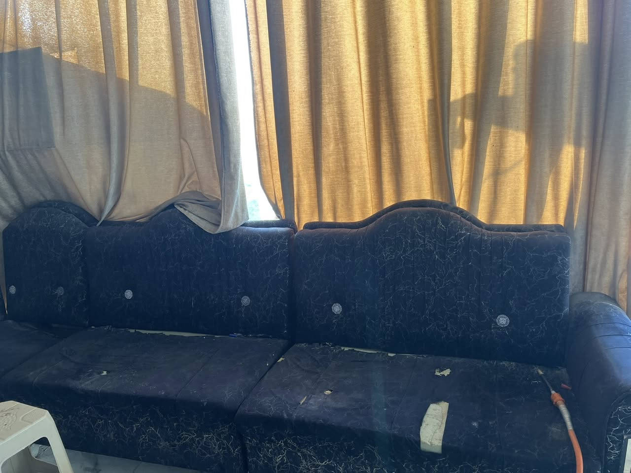 سلام عليكم تخم للبيع عدد ٤
بلوك اسود شغله يحتاج دوشمه   يتبدل قماشه 
كل تخم بي ٦ قطع 
*********** 
كربلاء السعر التخم الواحد ٢٢٥
