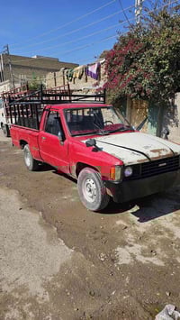 للبيع تويوتا موديل 85   سنوية 27  ما ساقطة  جاهزة تحويل رقم ألماني  صد...