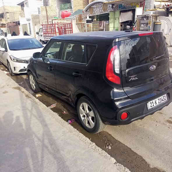 صول 2017 رقم سليمانيه الدولي سنويه وهزه جديده..حدثها جدا بسيط تبديل جاملغ فقط بدون ..والسونر موجود بالصور ..سياره نظيفه جدا ..محرك.. كير على وضع الشركه..السعر 105 للاستفسار ***********..الشعب التجار قرب كلية الامام الكاظم
