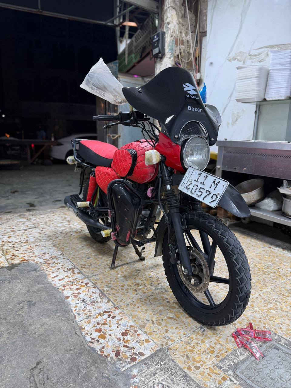 تم إعادة نشر بسبب الوعود الكاذبة يا الله سلام  عليكم شباب دراجة  بوكسر جبلي موديل 23 نازله بل 24 مرقم كامل لوحات انكليزي تحويل شوكت ميعجبك شباب دراجة  مكفولة كفاله عامة برغي ممفتوح بيها الله شاهد دراجه شلعهة ومعدل خير من الله العنوان بغداد( الكرادة ) الهاتف : *********** مستعجل ع بيعتها رايدها ب 2000 مليونين
